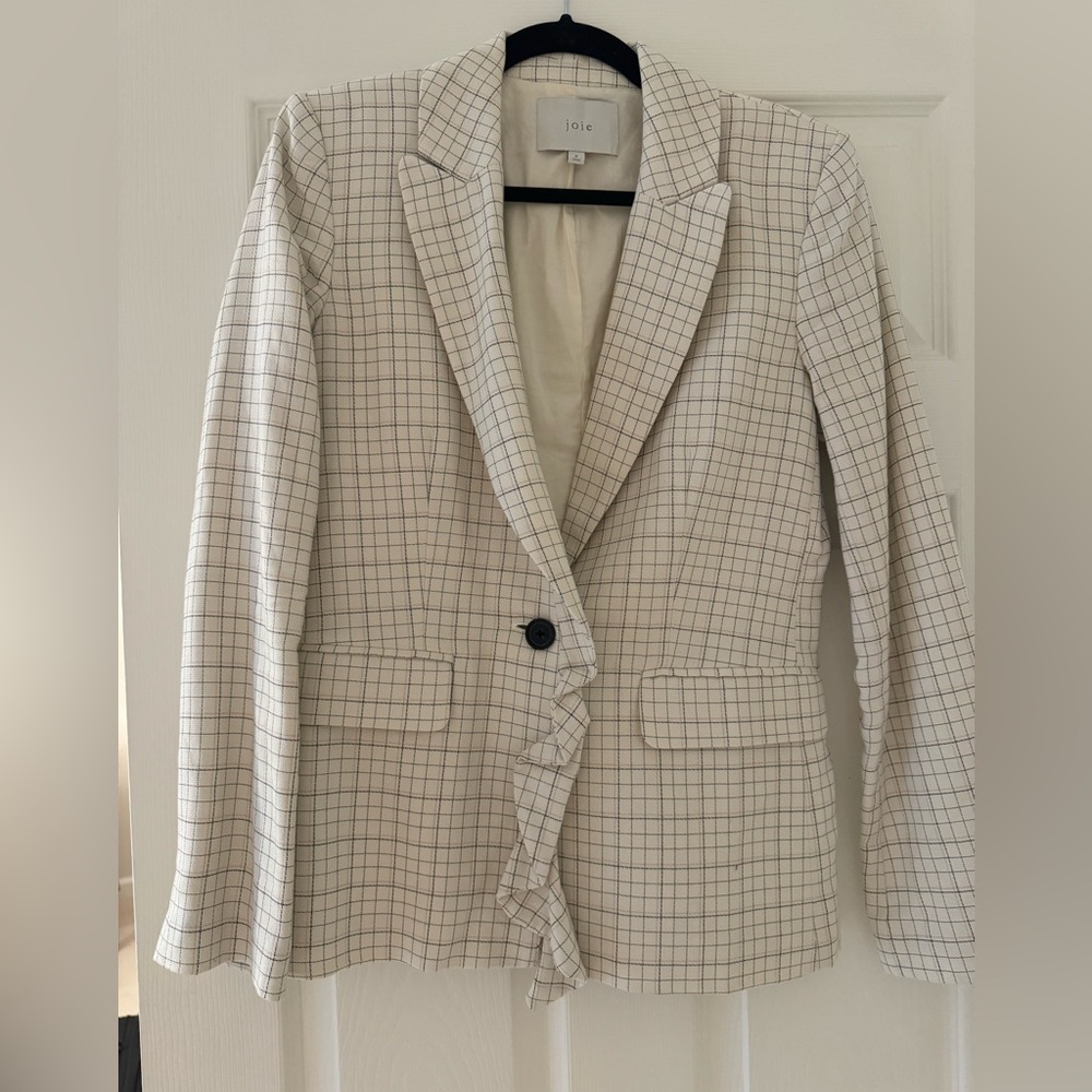 Joie woman’s blazer.